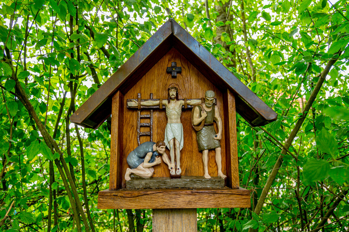 Image: 11 Jesus stirbt am Kreuz _JA 40375 11.jpg
